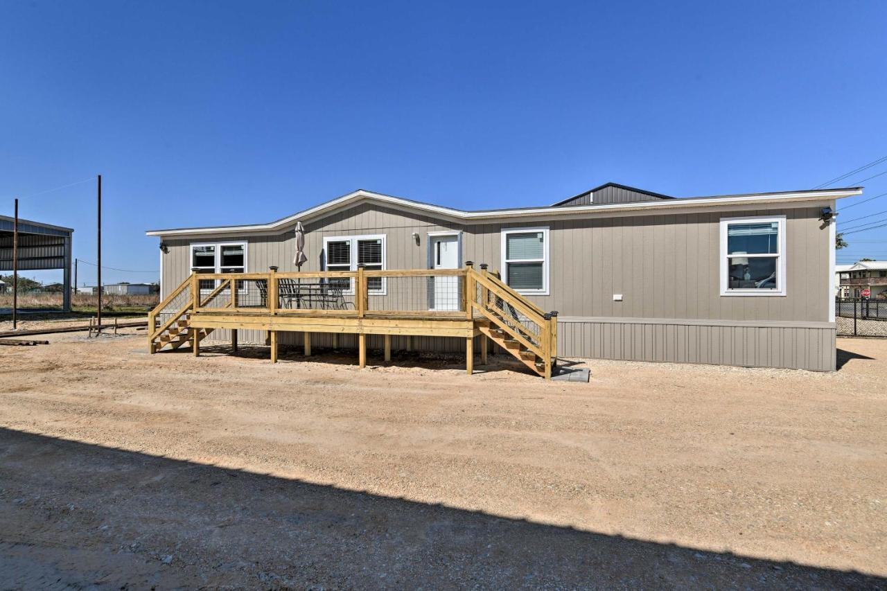 Quaint Port Oconnor Home - 3 Mi To Beach! Port O'Connor Екстериор снимка