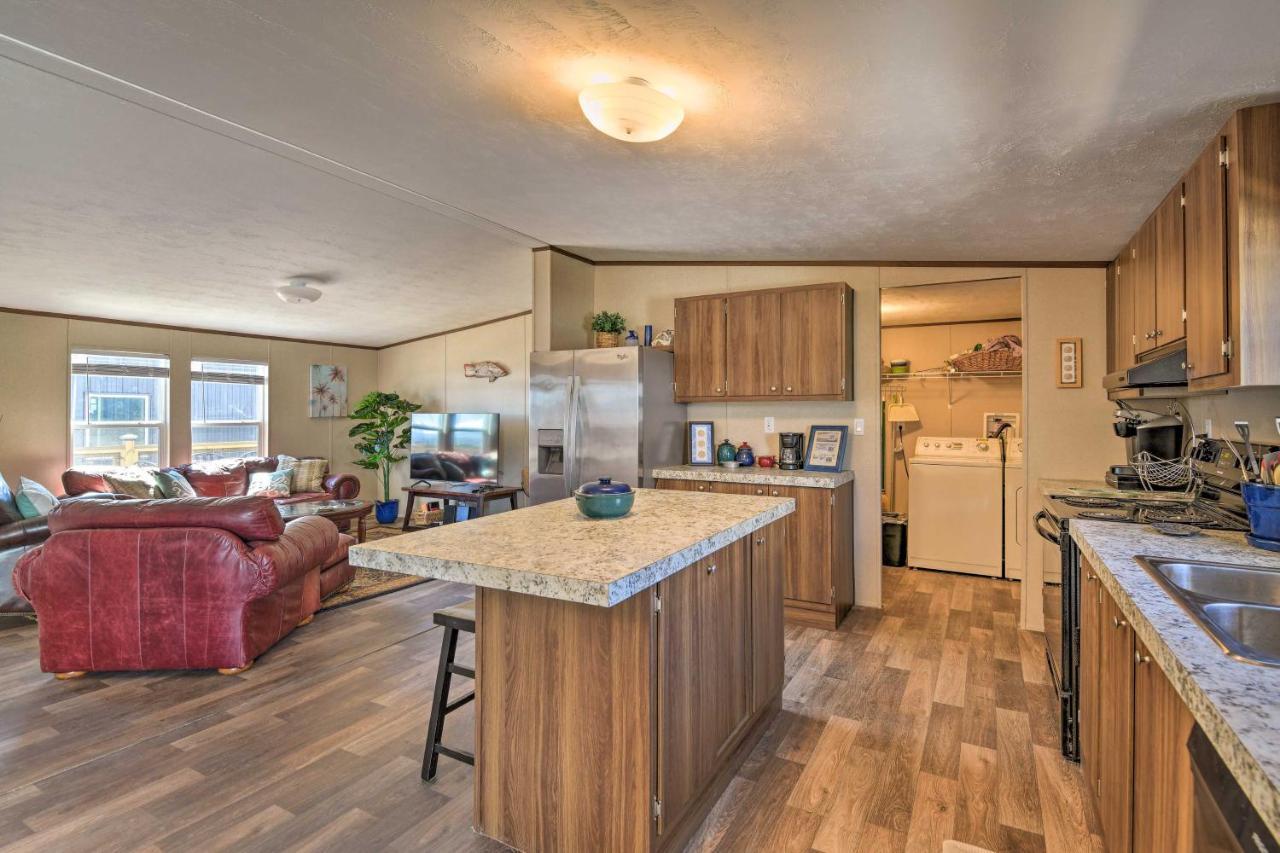 Quaint Port Oconnor Home - 3 Mi To Beach! Port O'Connor Екстериор снимка