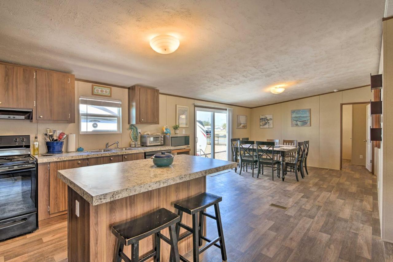 Quaint Port Oconnor Home - 3 Mi To Beach! Port O'Connor Екстериор снимка