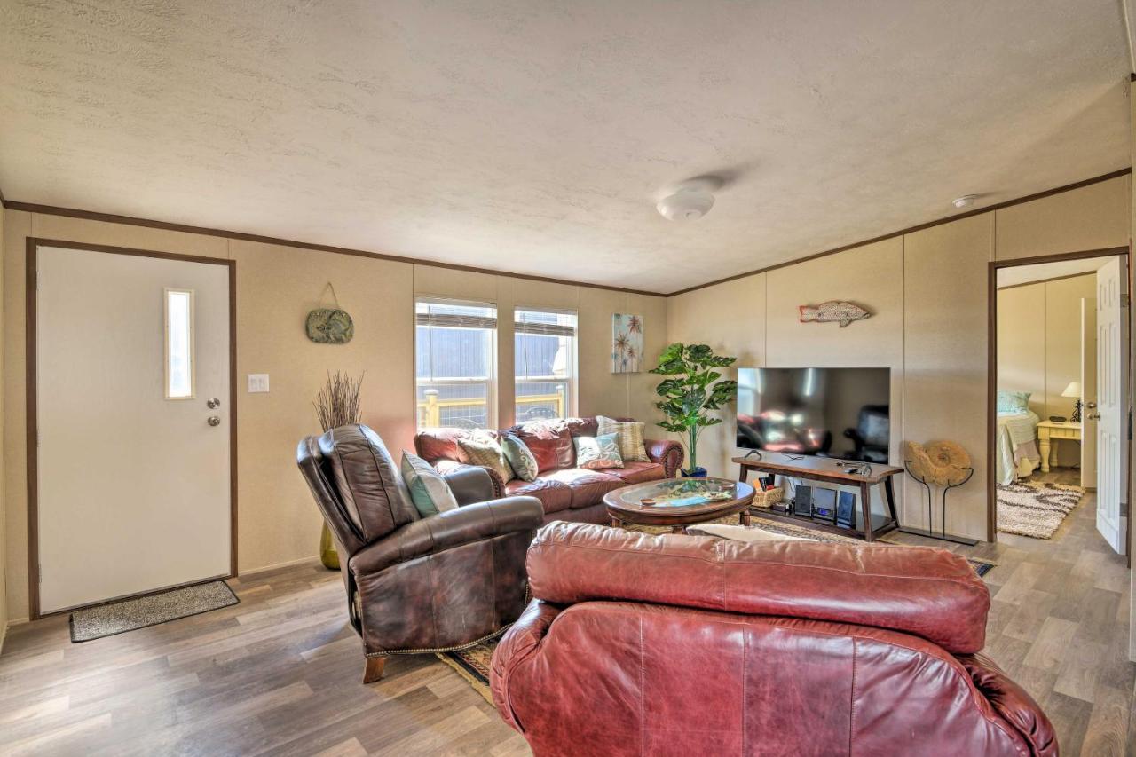 Quaint Port Oconnor Home - 3 Mi To Beach! Port O'Connor Екстериор снимка