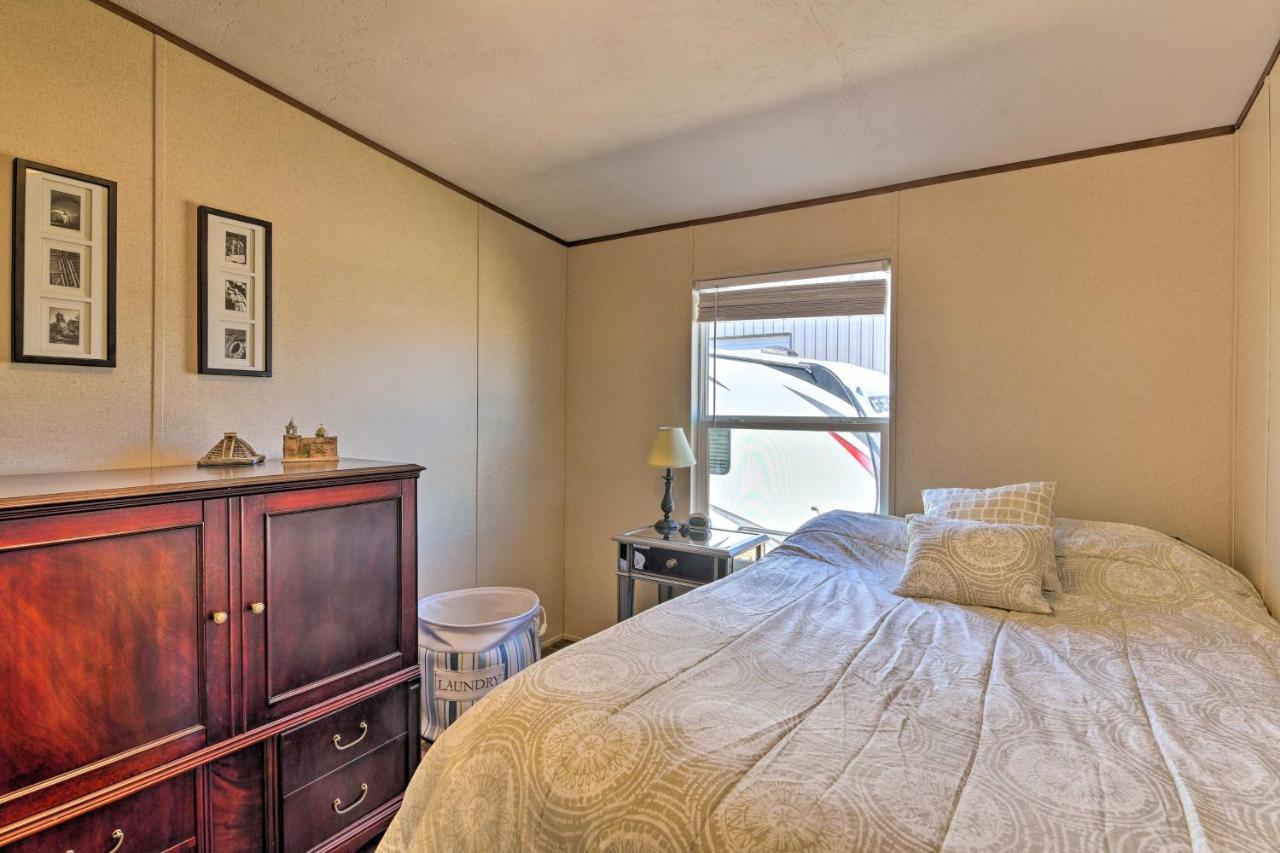 Quaint Port Oconnor Home - 3 Mi To Beach! Port O'Connor Екстериор снимка